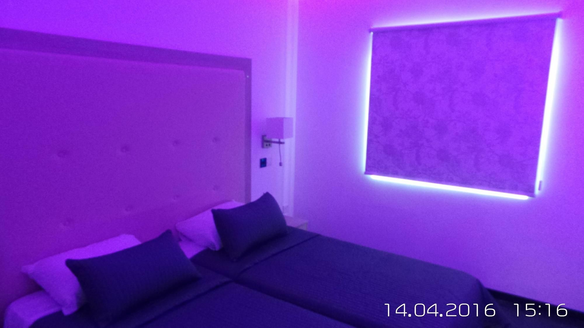 Neptune Hotel Apartments Paphos Coral Bay Exteriör bild
